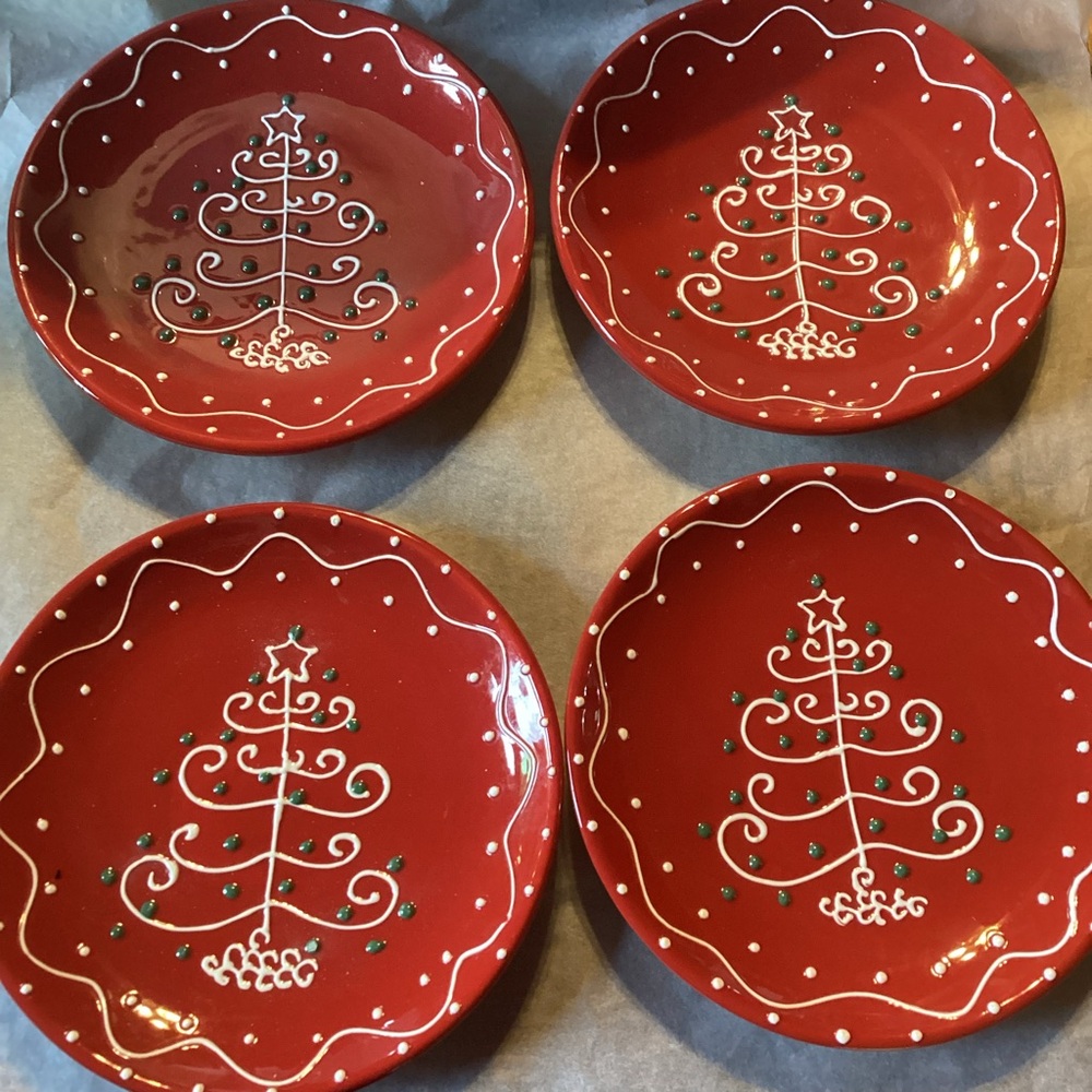 Signature Housewares Curly Christmas Tree Plates - set of 4